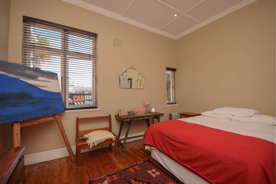 2 Bedroom Property for Sale in Sea Point Western Cape